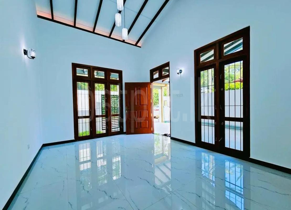 House for Sale in Athurugiriya ads-image-1