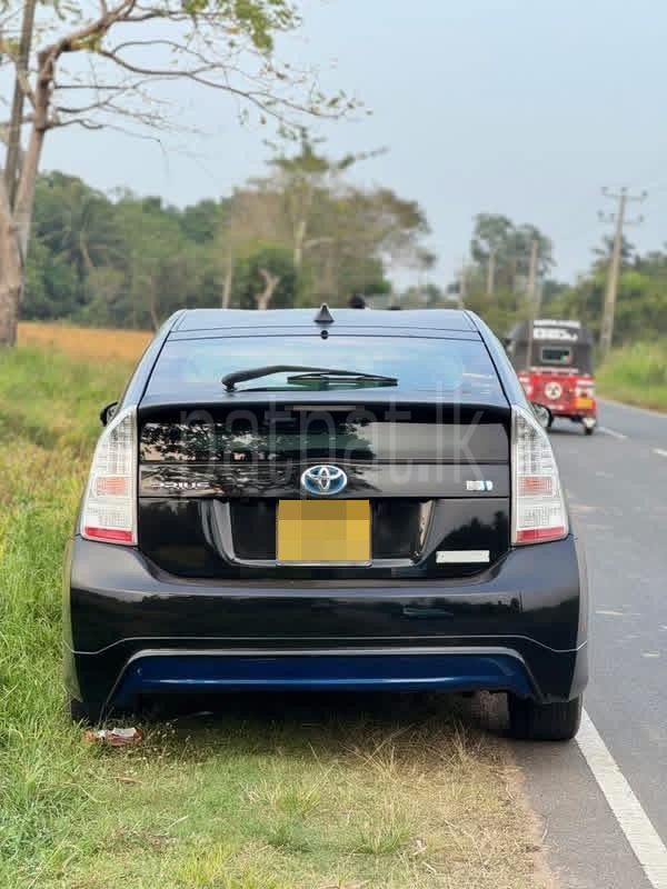 Toyota Prius 2011 - භාවිතා කරන ලද කාර් sale in Sri Lanka - patpat.lk
