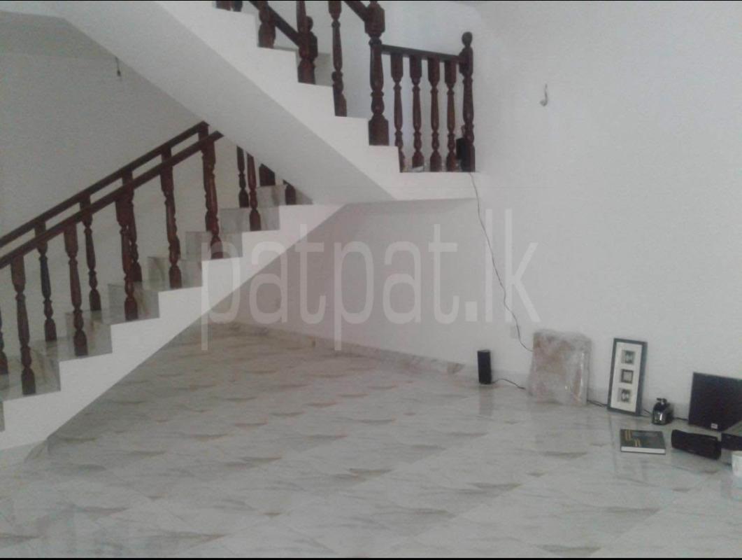 House for Sale in Athurugiriya
