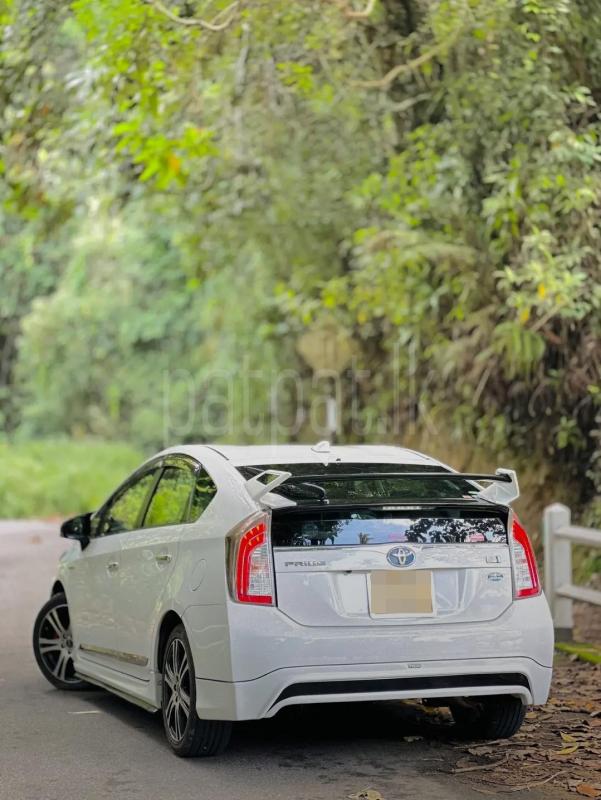 Toyota Prius 2015 - Used Car sale in Sri Lanka - patpat.lk