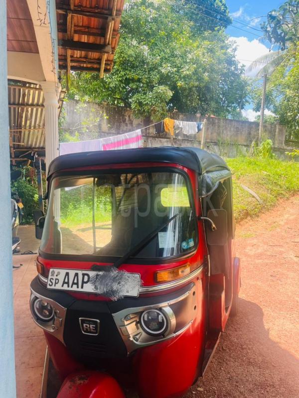 Bajaj Three Wheel 2014 - பயன்படுத்தப்பட்டது முச்சக்கர வண்டி sale in Sri Lanka - patpat.lk