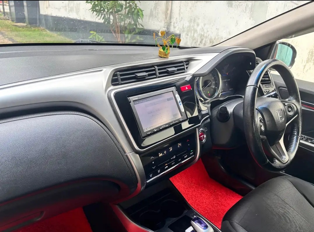 Honda Grace 2017 - பயன்படுத்தப்பட்டது கார் sale in Sri Lanka - patpat.lk