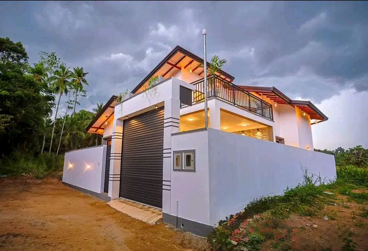 House for Sale in Athurugiriya