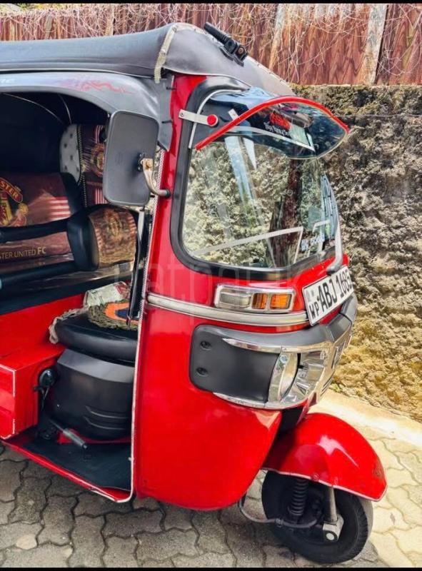 Bajaj Three Wheel 2017 - பயன்படுத்தப்பட்டது முச்சக்கர வண்டி sale in Sri Lanka - patpat.lk