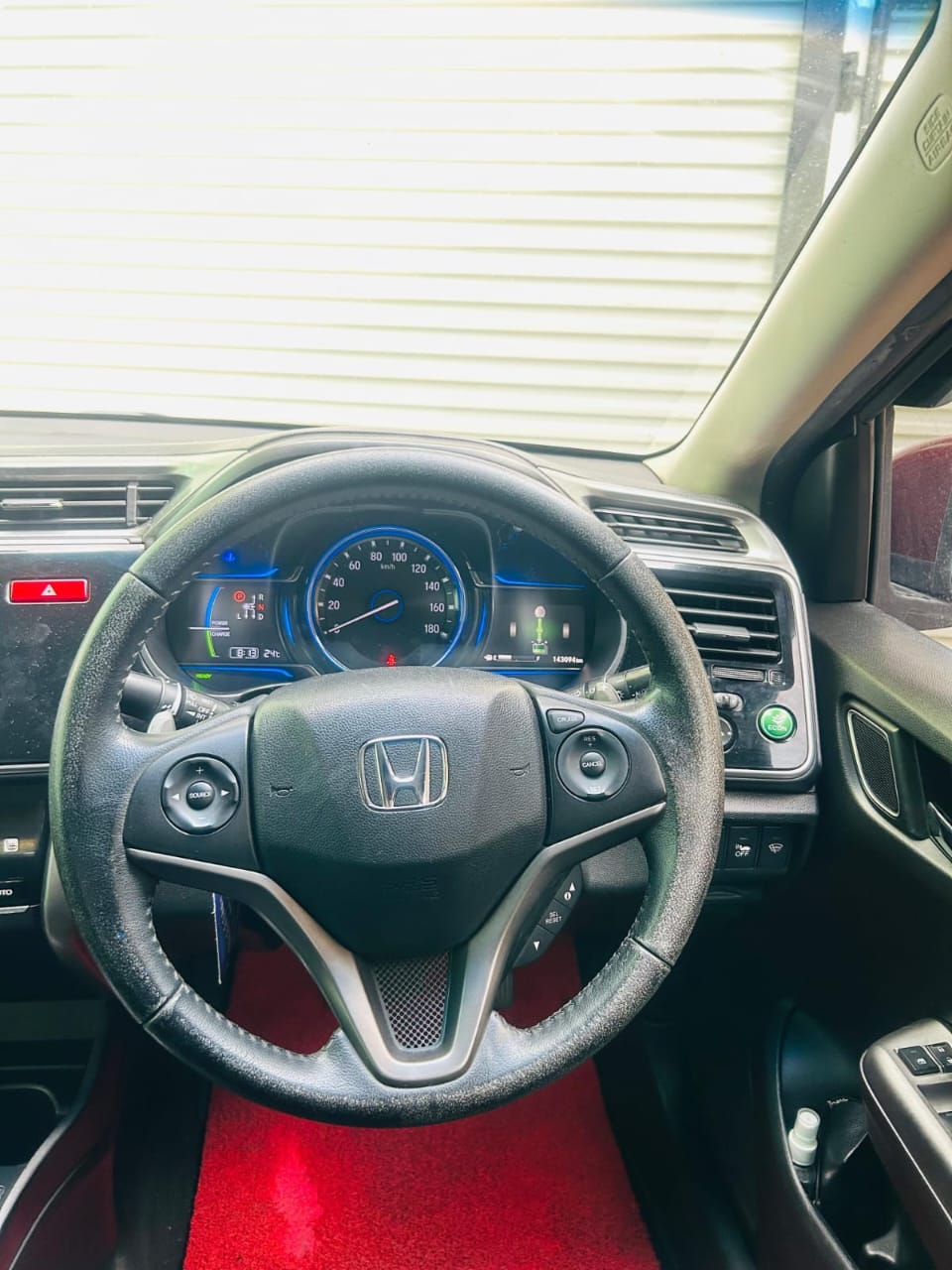 Honda Grace 2014 - பயன்படுத்தப்பட்டது கார் sale in Sri Lanka - patpat.lk