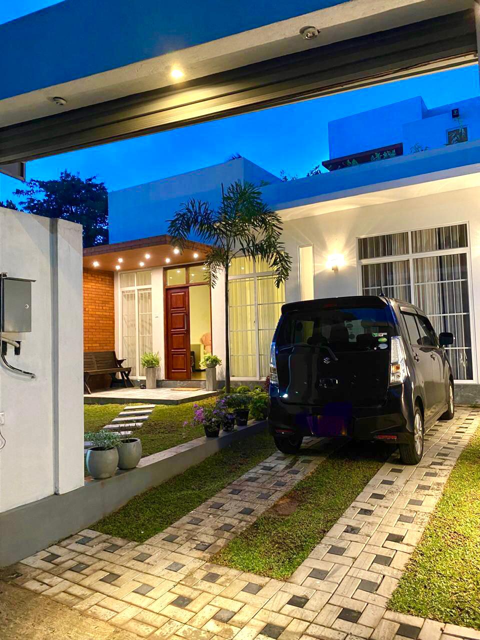 House for Sale in Athurugiriya