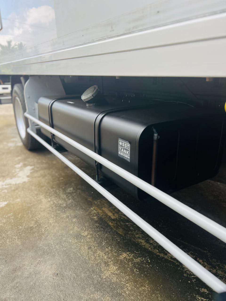 Isuzu ELF 2018 - சான்றளிக்கப்பட்டது டிரக் sale in Sri Lanka - patpat.lk