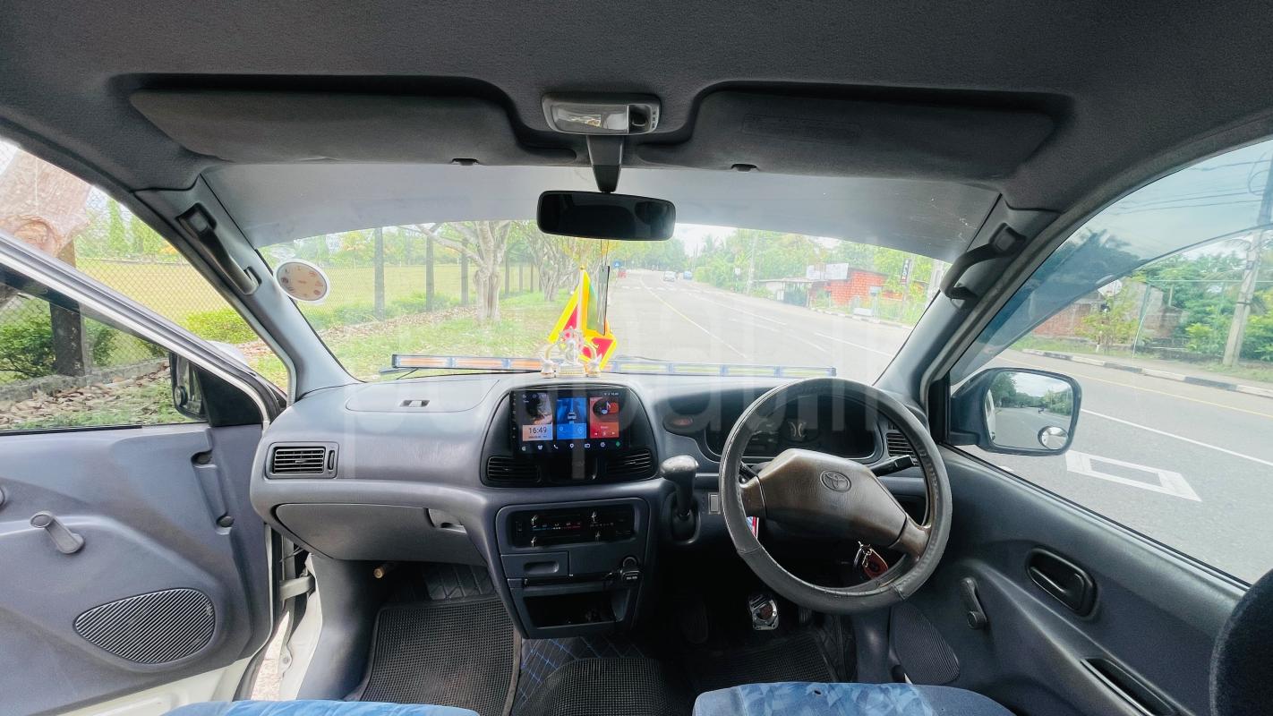 Toyota Noah 2000 - பயன்படுத்தப்பட்டது வேன் sale in Sri Lanka - patpat.lk