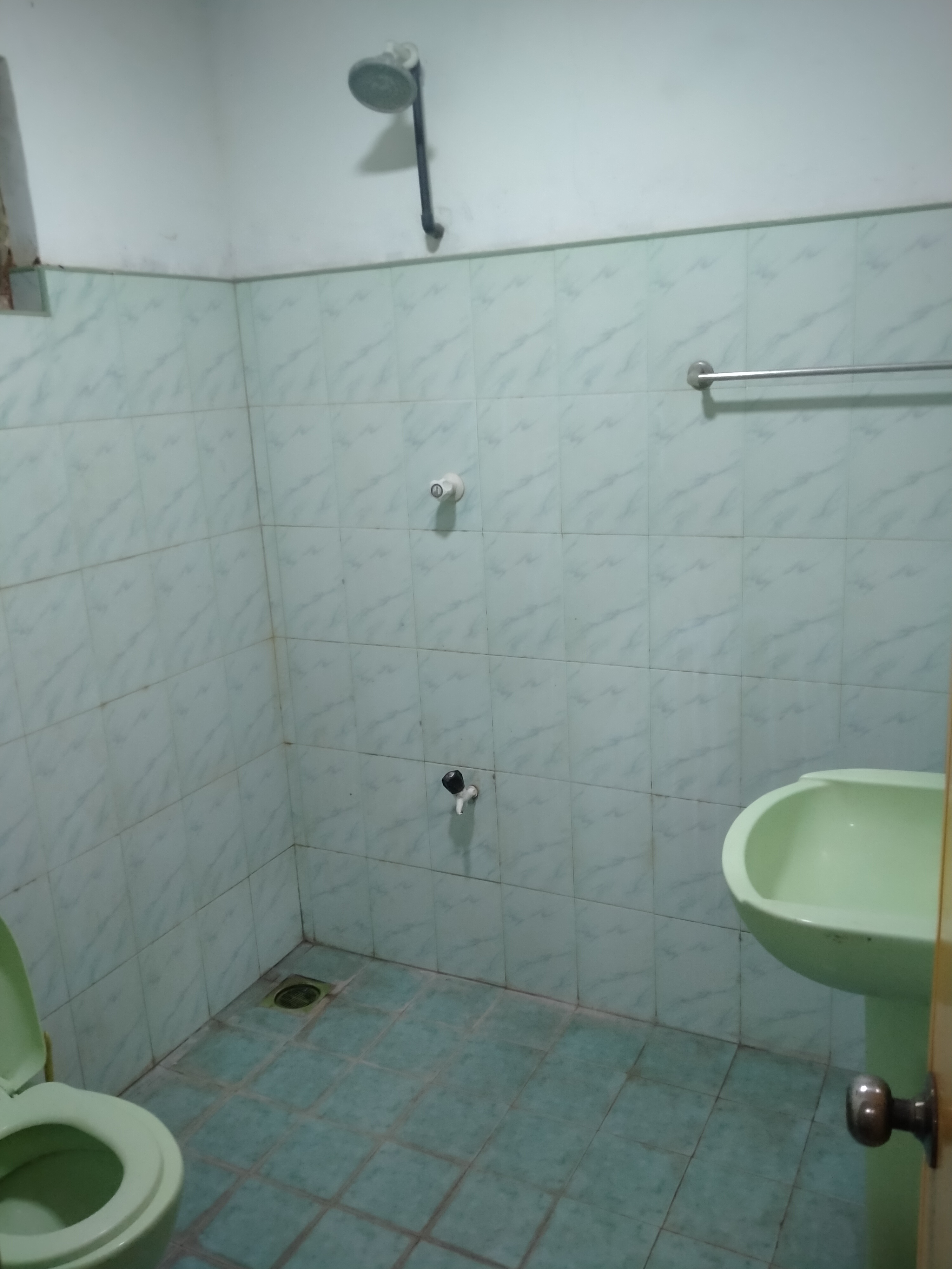 Restaurant for Sale in Hasalaka