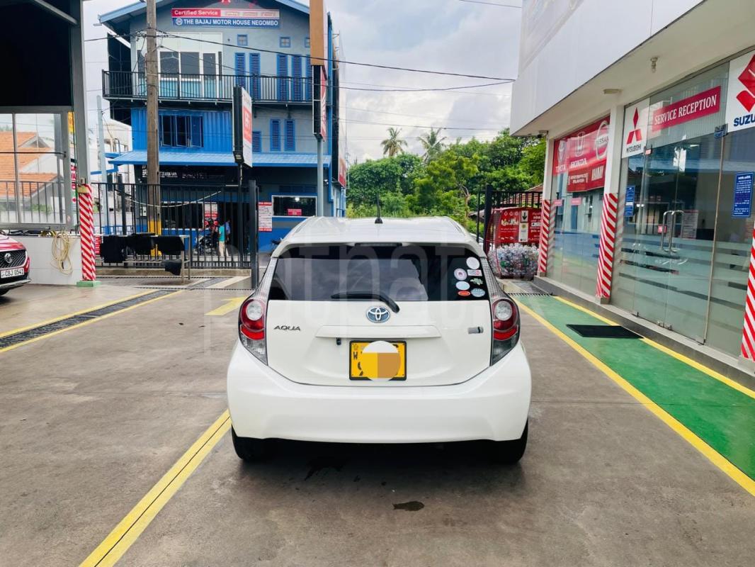 Toyota Aqua 2015 - பயன்படுத்தப்பட்டது கார் sale in Sri Lanka - patpat.lk