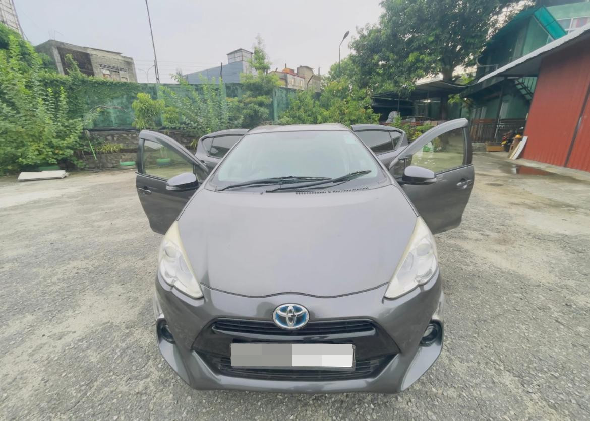 Toyota Aqua 2015 - பயன்படுத்தப்பட்டது கார் sale in Sri Lanka - patpat.lk