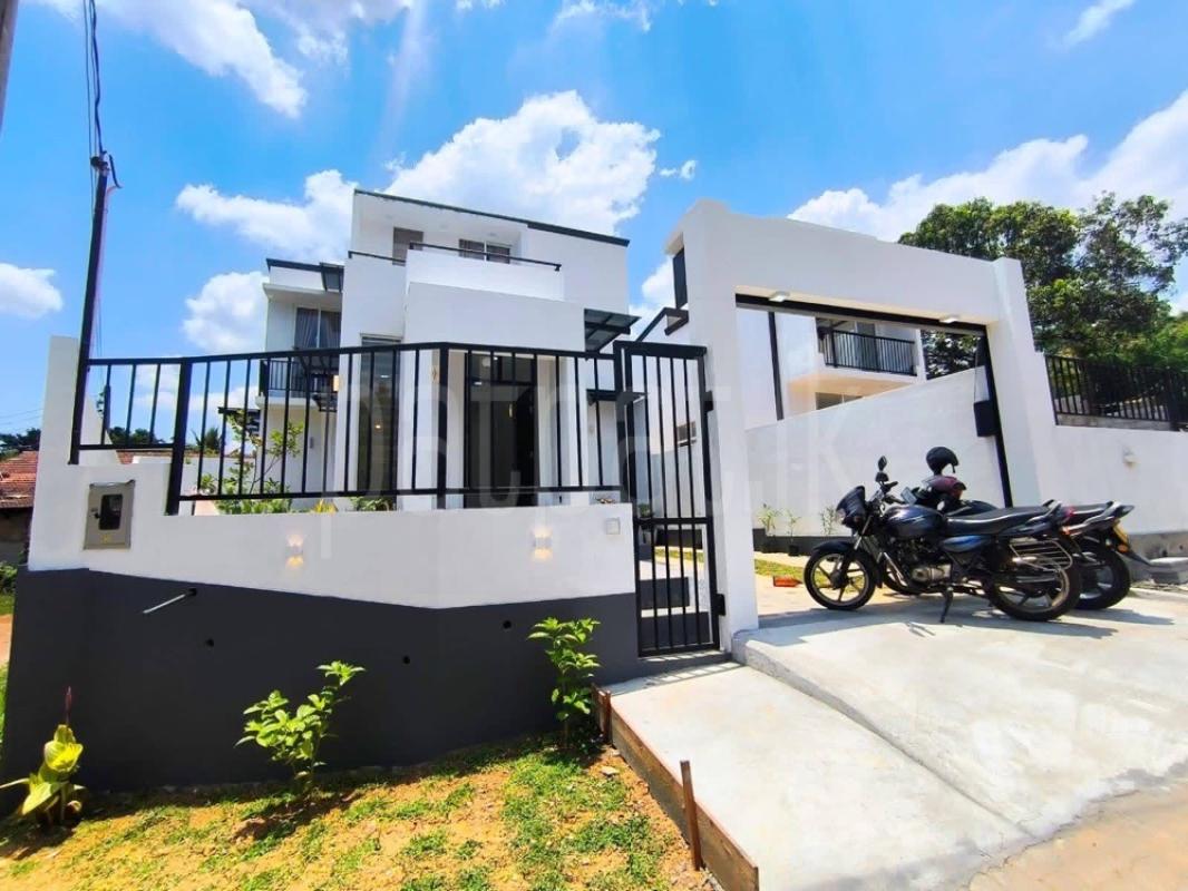 House for Sale in Athurugiriya ads-image-1