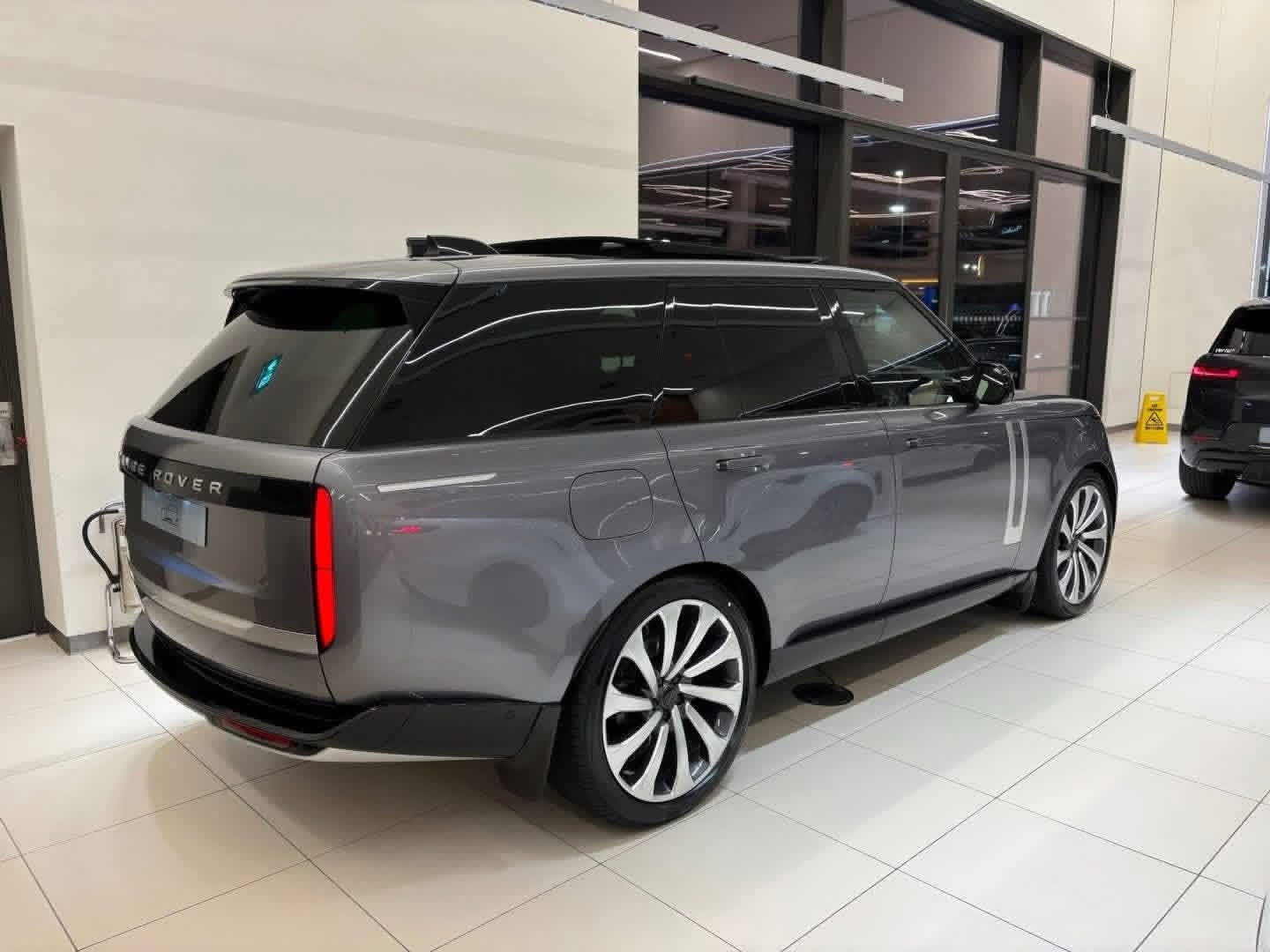 Land Rover Range Rover 2023 - சான்றளிக்கப்பட்டது SUV sale in Sri Lanka - patpat.lk