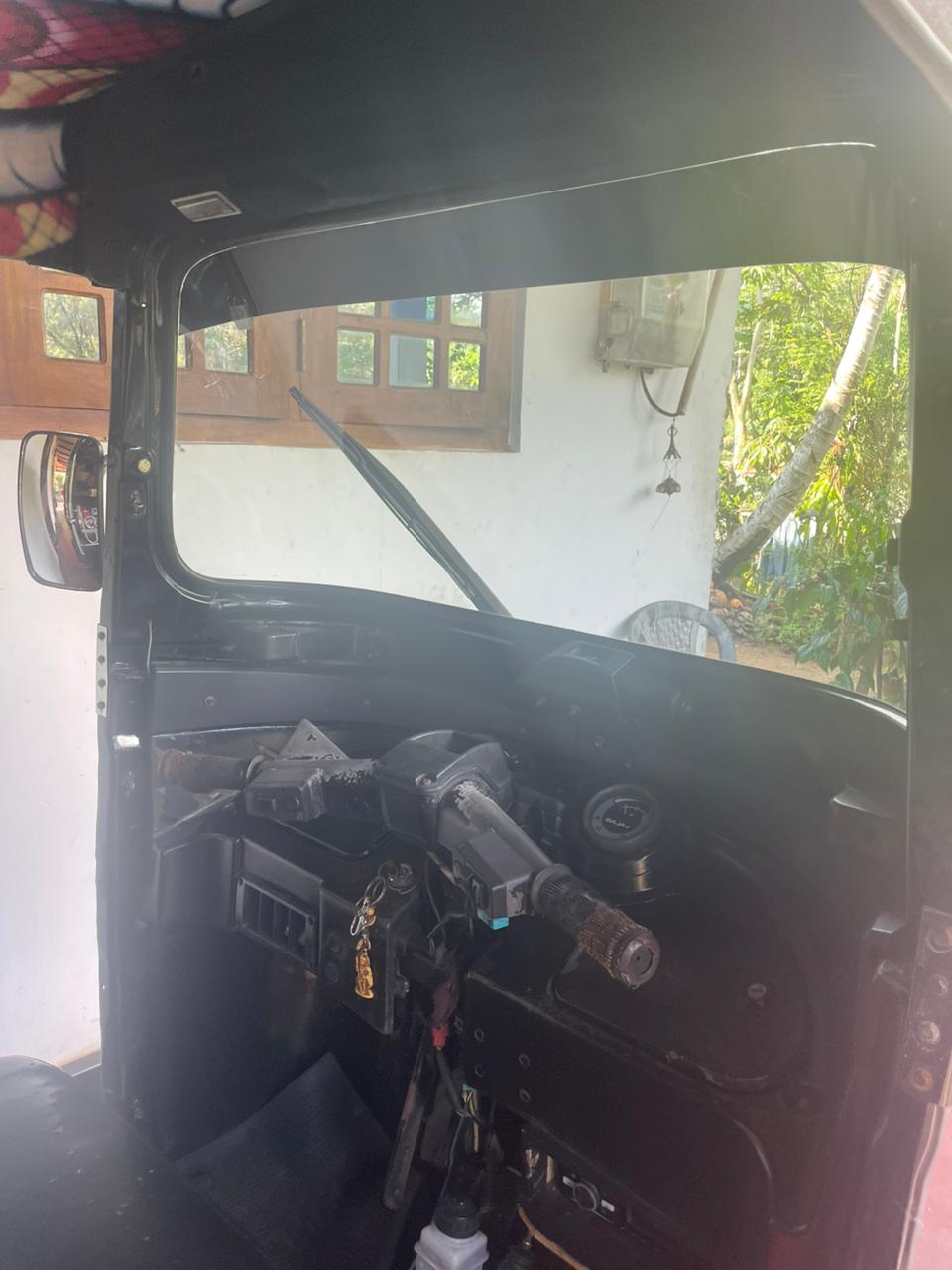 Bajaj Three Wheel 2015 - Used Three wheeler sale in Sri Lanka - patpat.lk