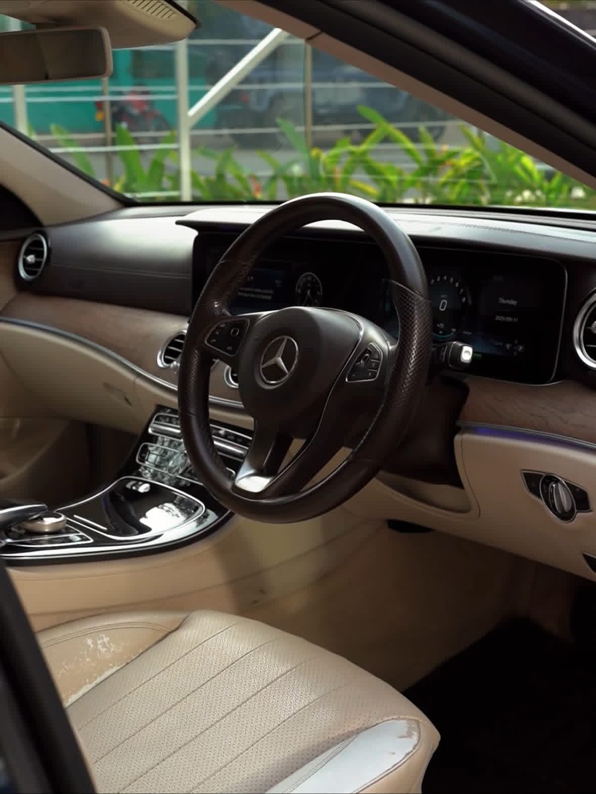 Mercedes Benz E350 2017 - භාවිතා කරන ලද කාර් sale in Sri Lanka - patpat.lk