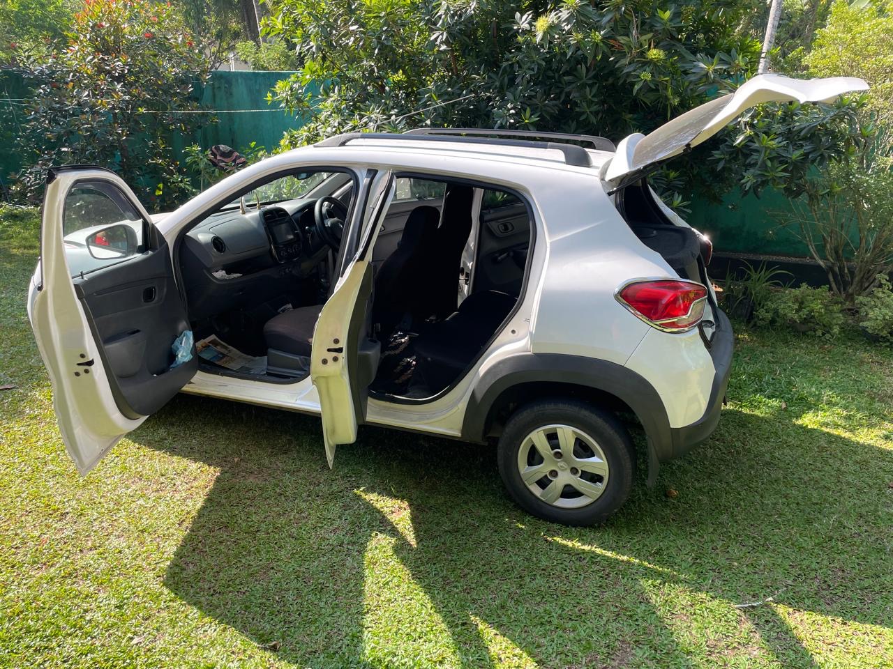 Renault KWID 2015 - பயன்படுத்தப்பட்டது SUV sale in Sri Lanka - patpat.lk