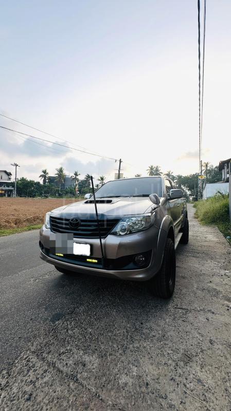 Toyota Hilux 2010 - Used Pick-up  sale in Sri Lanka - patpat.lk