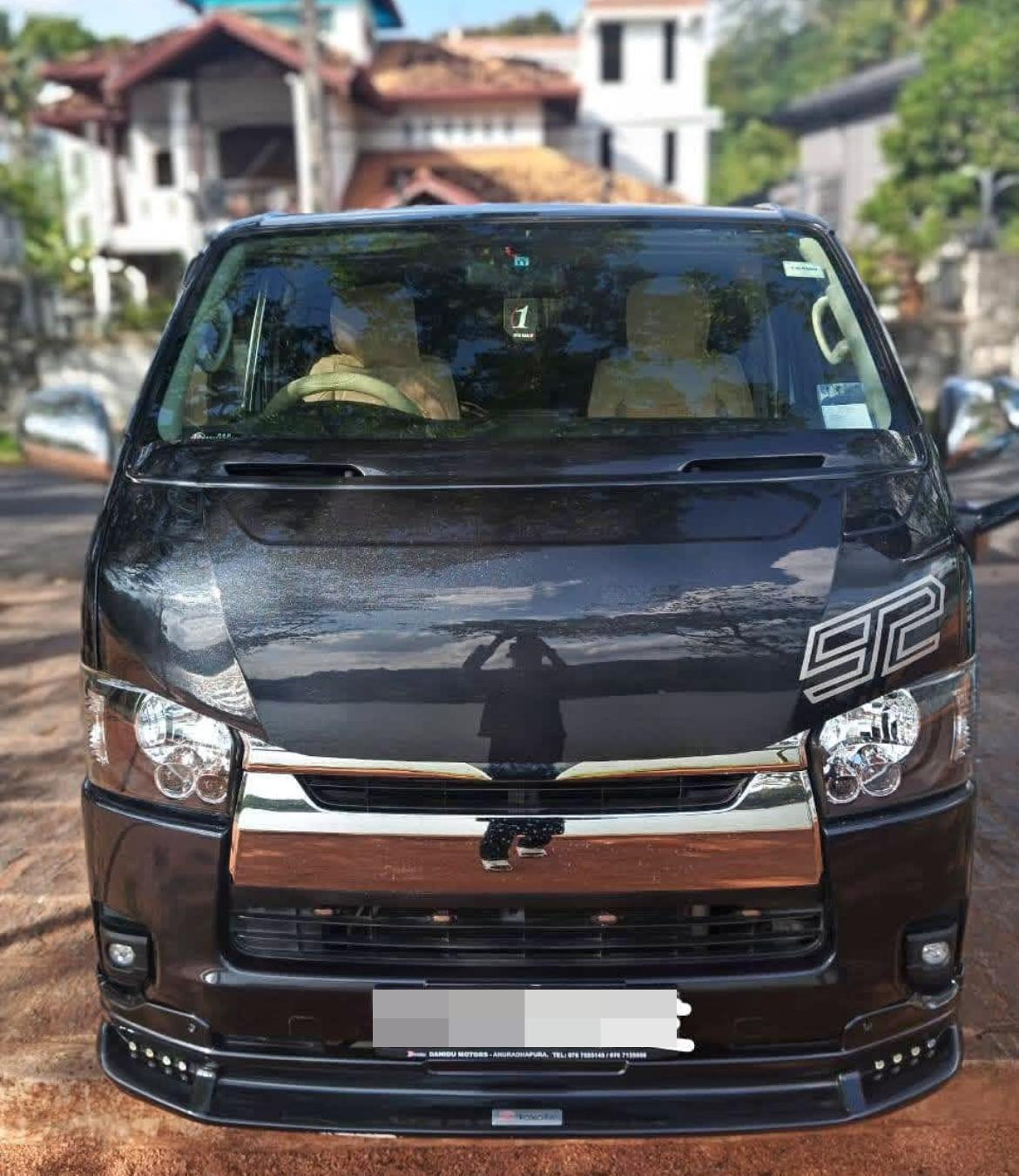 Toyota Hiace 2011 - Used Van sale in Sri Lanka - patpat.lk