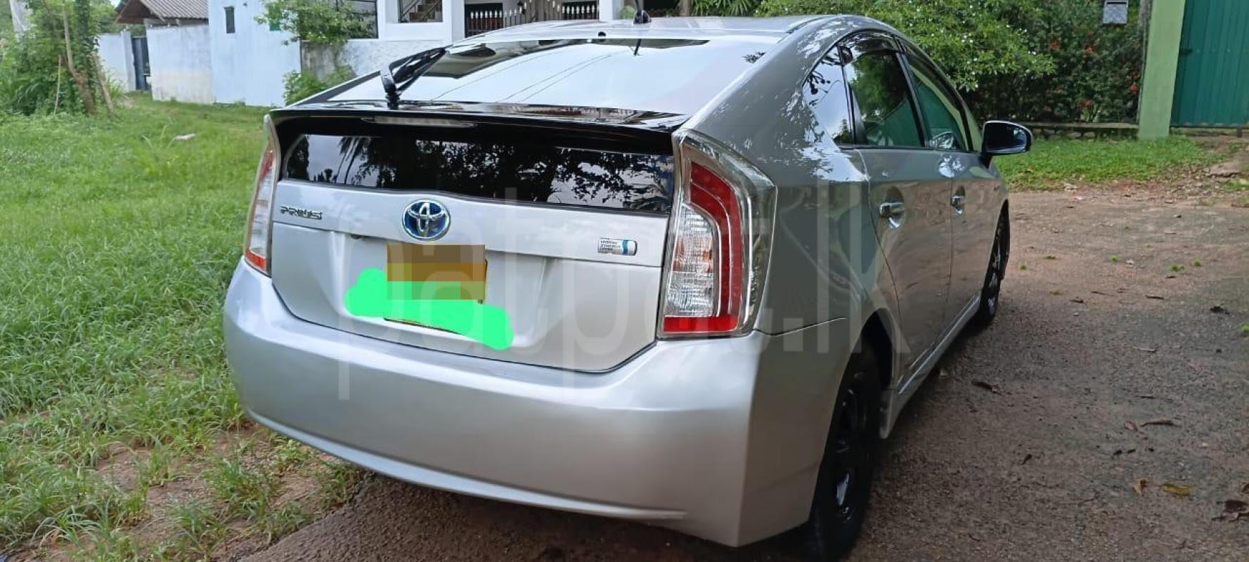 Toyota Prius 2012 - භාවිතා කරන ලද කාර් sale in Sri Lanka - patpat.lk