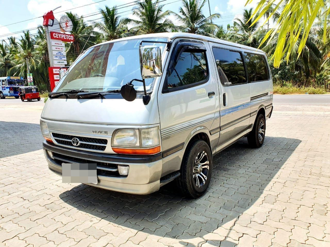 Toyota Hiace 2002 - භාවිතා කරන ලද වෑන් රථය sale in Sri Lanka - patpat.lk