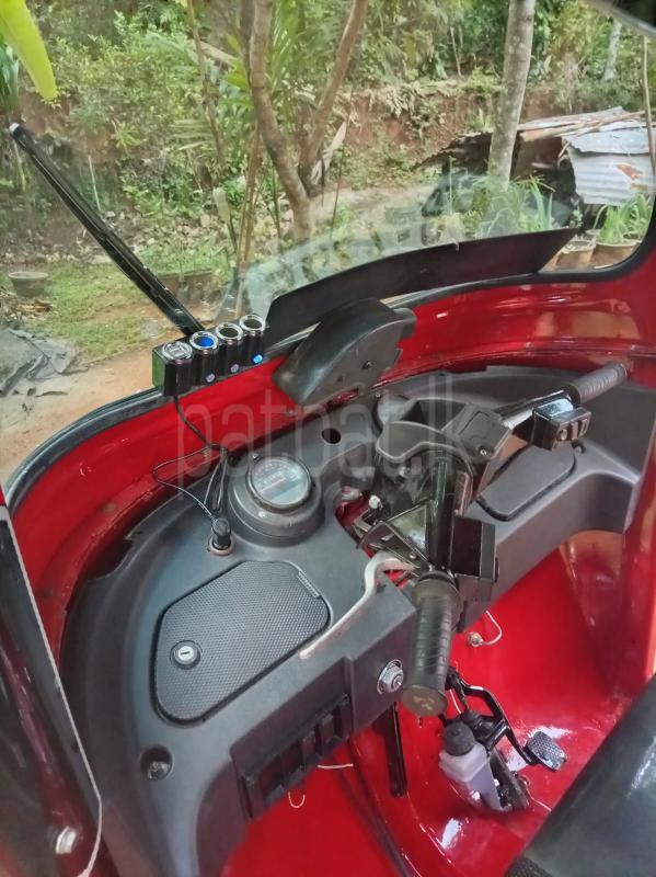 Bajaj 4 stroke 2011 - பயன்படுத்தப்பட்டது முச்சக்கர வண்டி sale in Sri Lanka - patpat.lk