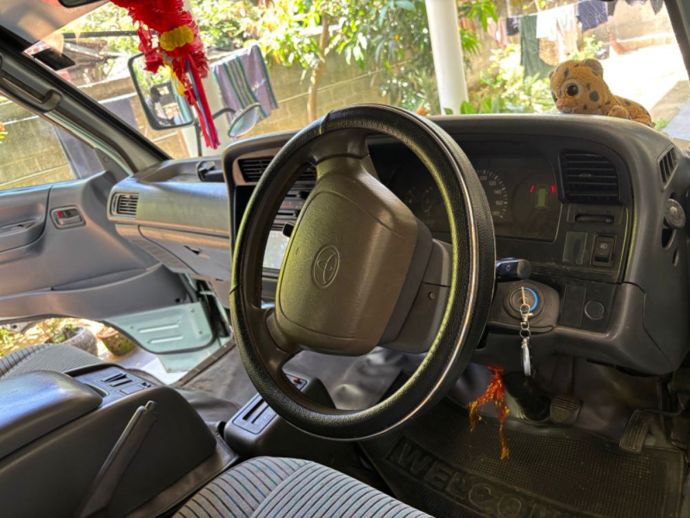 Toyota Hiace 2001 - Used Van sale in Sri Lanka - patpat.lk