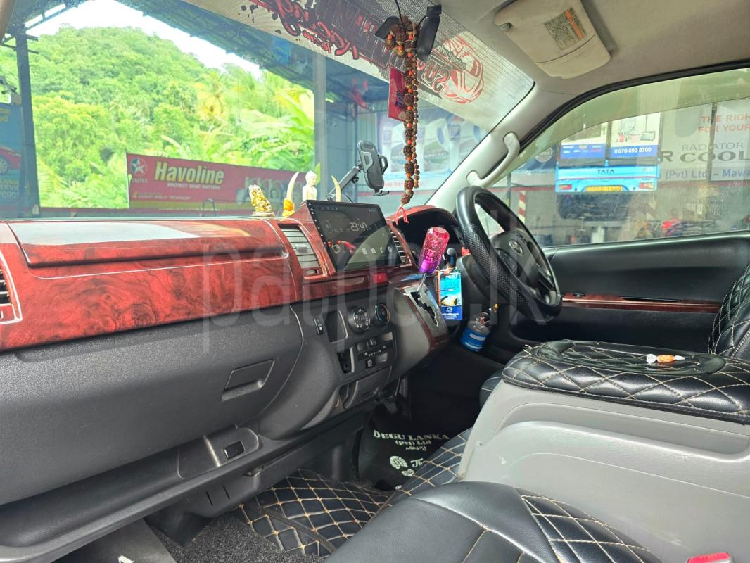 Toyota Hiace 2012 - பயன்படுத்தப்பட்டது வேன் sale in Sri Lanka - patpat.lk