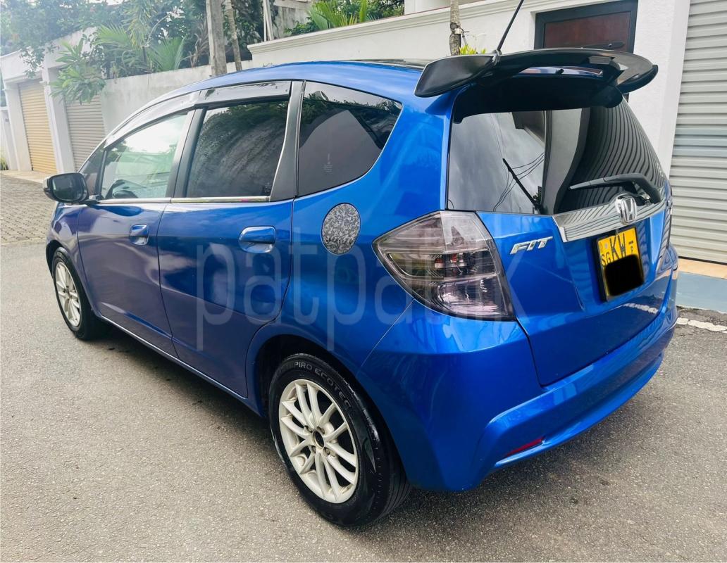 Honda FIT HYBRID 2012 - භාවිතා කරන ලද කාර් sale in Sri Lanka - patpat.lk
