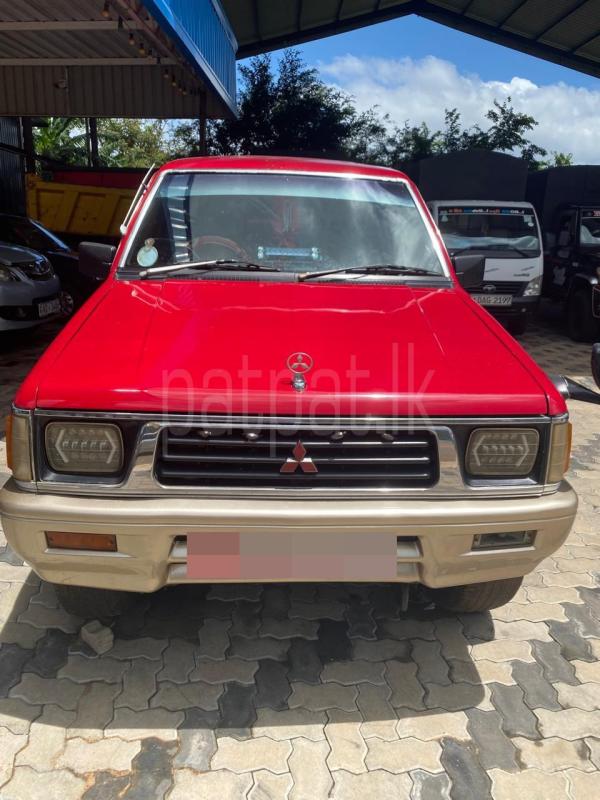 Mitsubishi Strada 2012 - பயன்படுத்தப்பட்டது சரக்கு போக்குவரத்து sale in Sri Lanka - patpat.lk