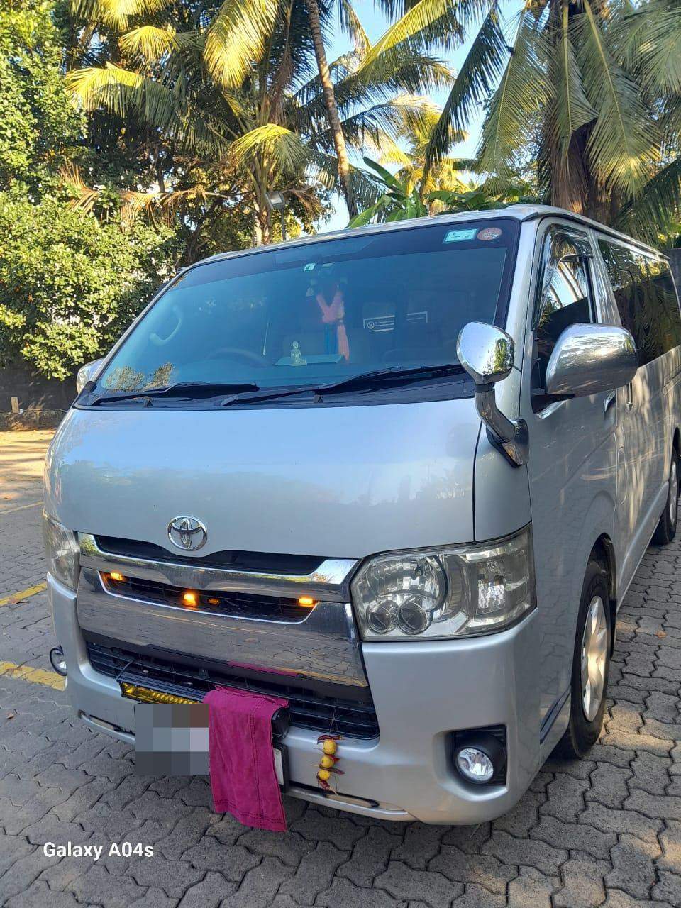 Toyota Hiace 2014 - Used Van sale in Sri Lanka - patpat.lk