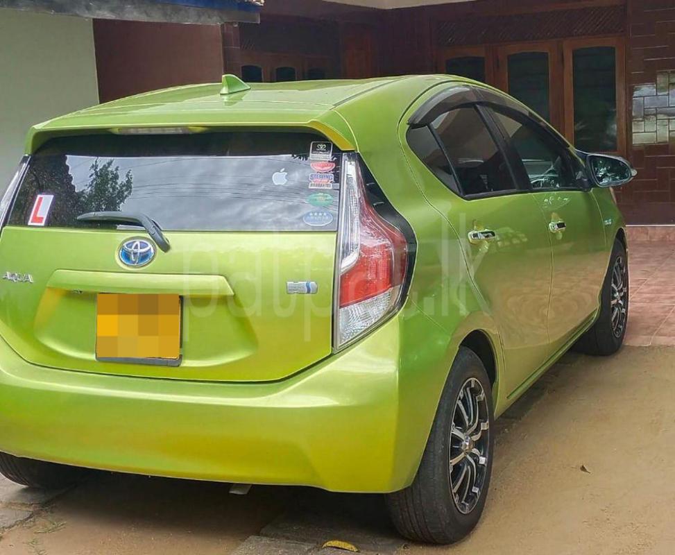 Toyota Aqua 2014 - பயன்படுத்தப்பட்டது கார் sale in Sri Lanka - patpat.lk
