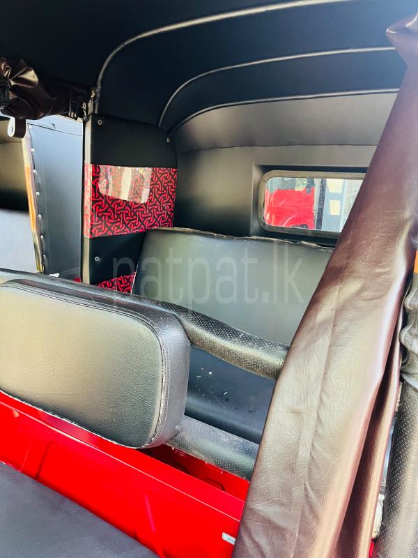 Bajaj 4 stroke 2020 - பயன்படுத்தப்பட்டது முச்சக்கர வண்டி sale in Sri Lanka - patpat.lk