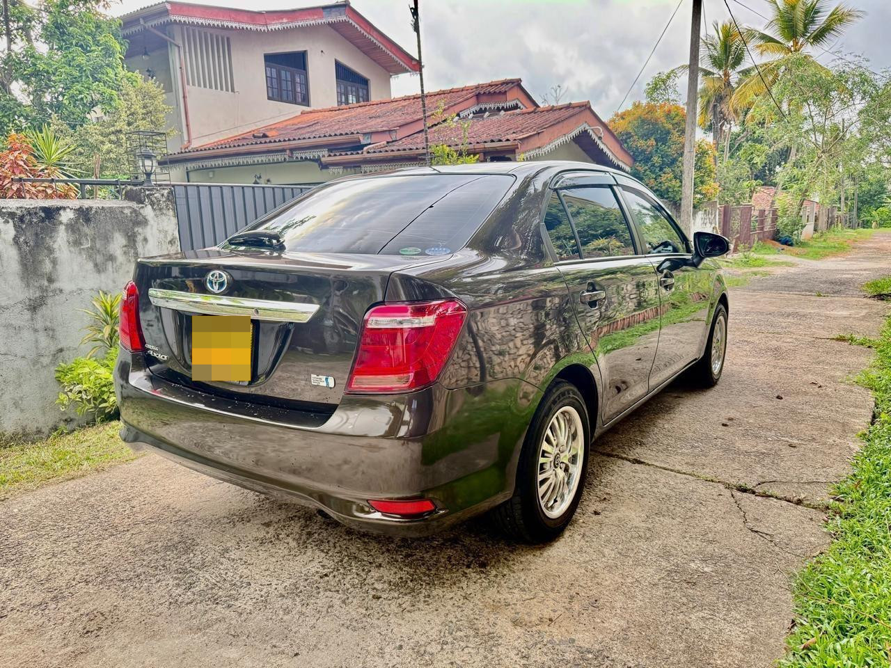 Toyota Axio 2015 - பயன்படுத்தப்பட்டது கார் sale in Sri Lanka - patpat.lk