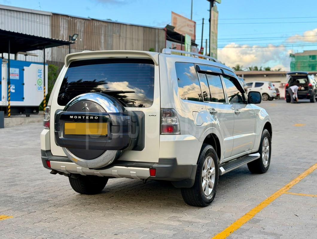 Mitsubishi Montero 2013 - பயன்படுத்தப்பட்டது SUV sale in Sri Lanka - patpat.lk