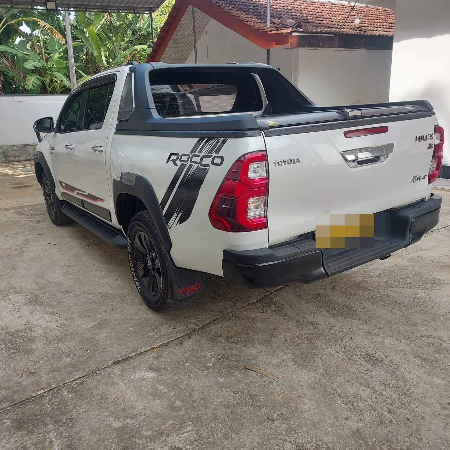 Toyota Hilux 2018 - பயன்படுத்தப்பட்டது சரக்கு போக்குவரத்து sale in Sri Lanka - patpat.lk