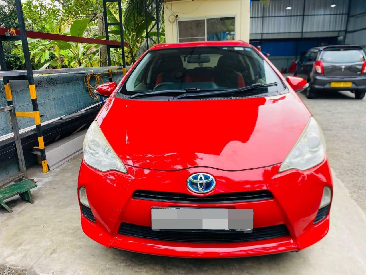 Toyota Aqua 2013 - பயன்படுத்தப்பட்டது கார் sale in Sri Lanka - patpat.lk