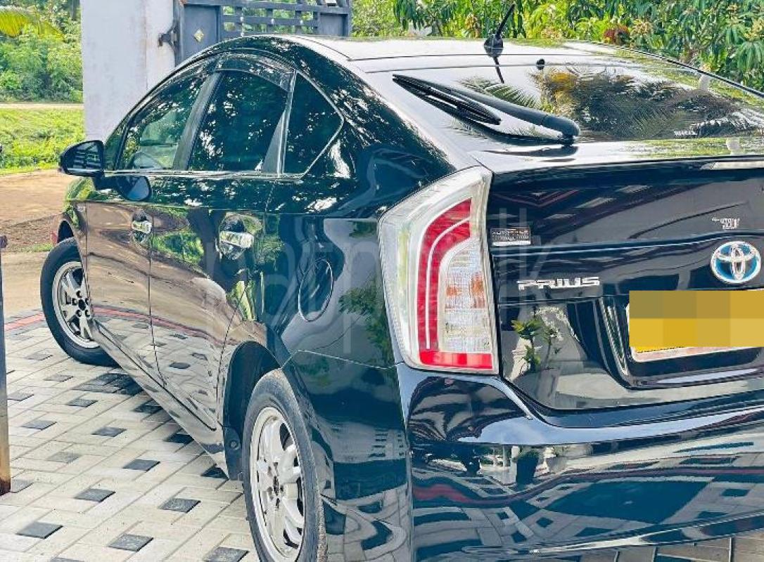 Toyota Prius 2012 - பயன்படுத்தப்பட்டது கார் sale in Sri Lanka - patpat.lk