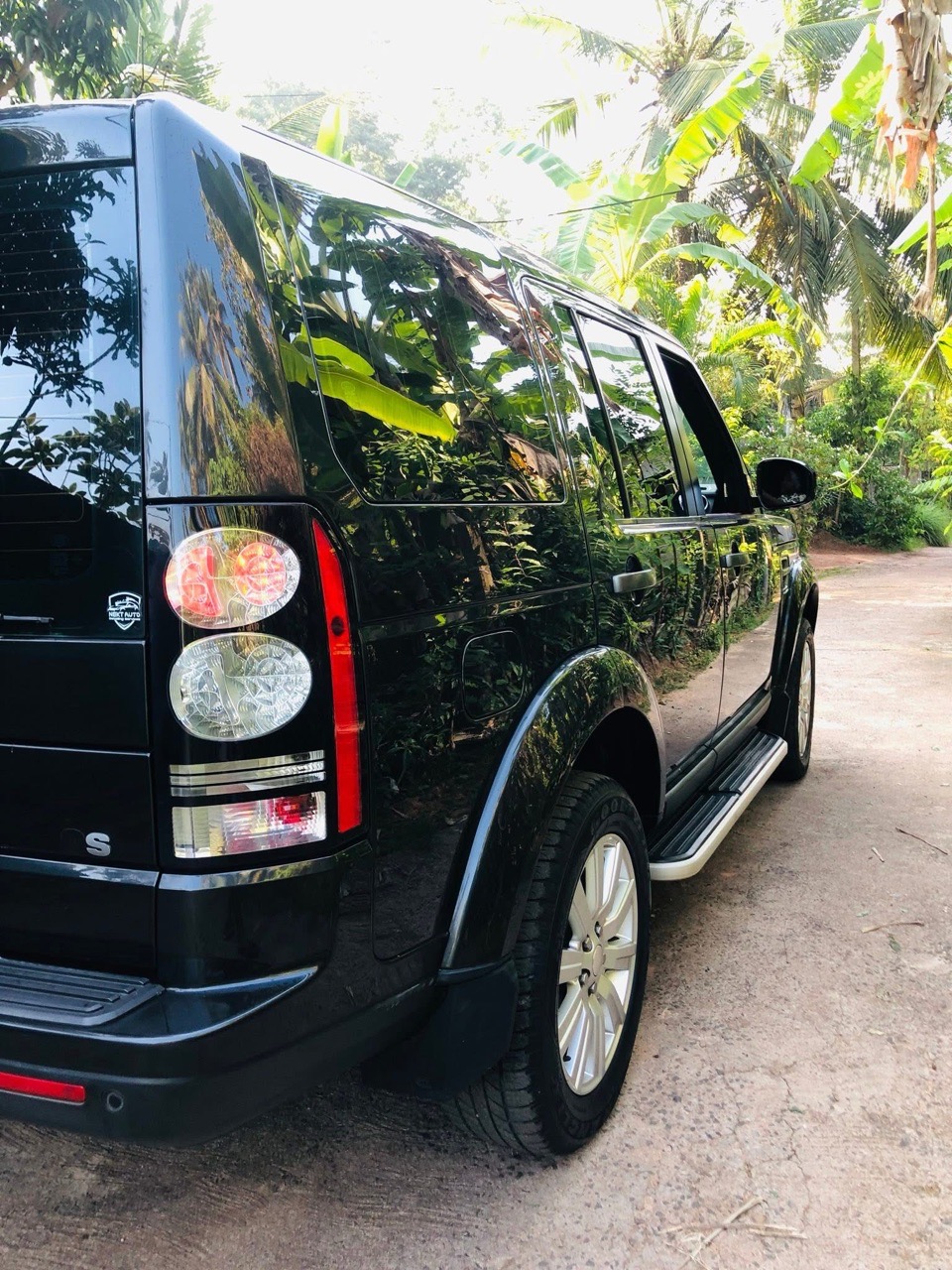 Land Rover Discovery 2014 - Used SUV sale in Sri Lanka - patpat.lk