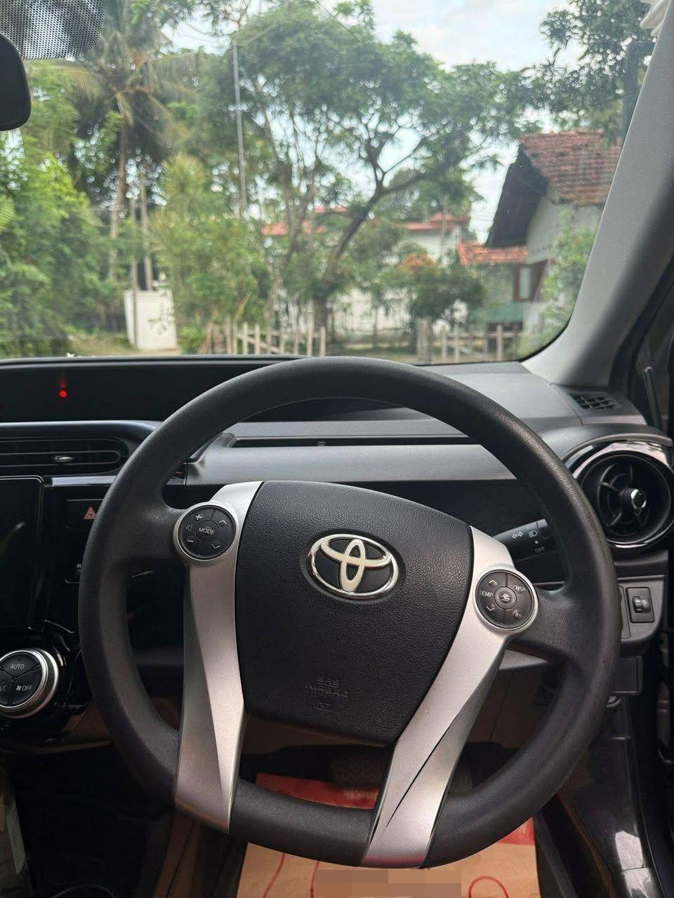 Toyota Aqua 2015 - Used Car sale in Sri Lanka - patpat.lk