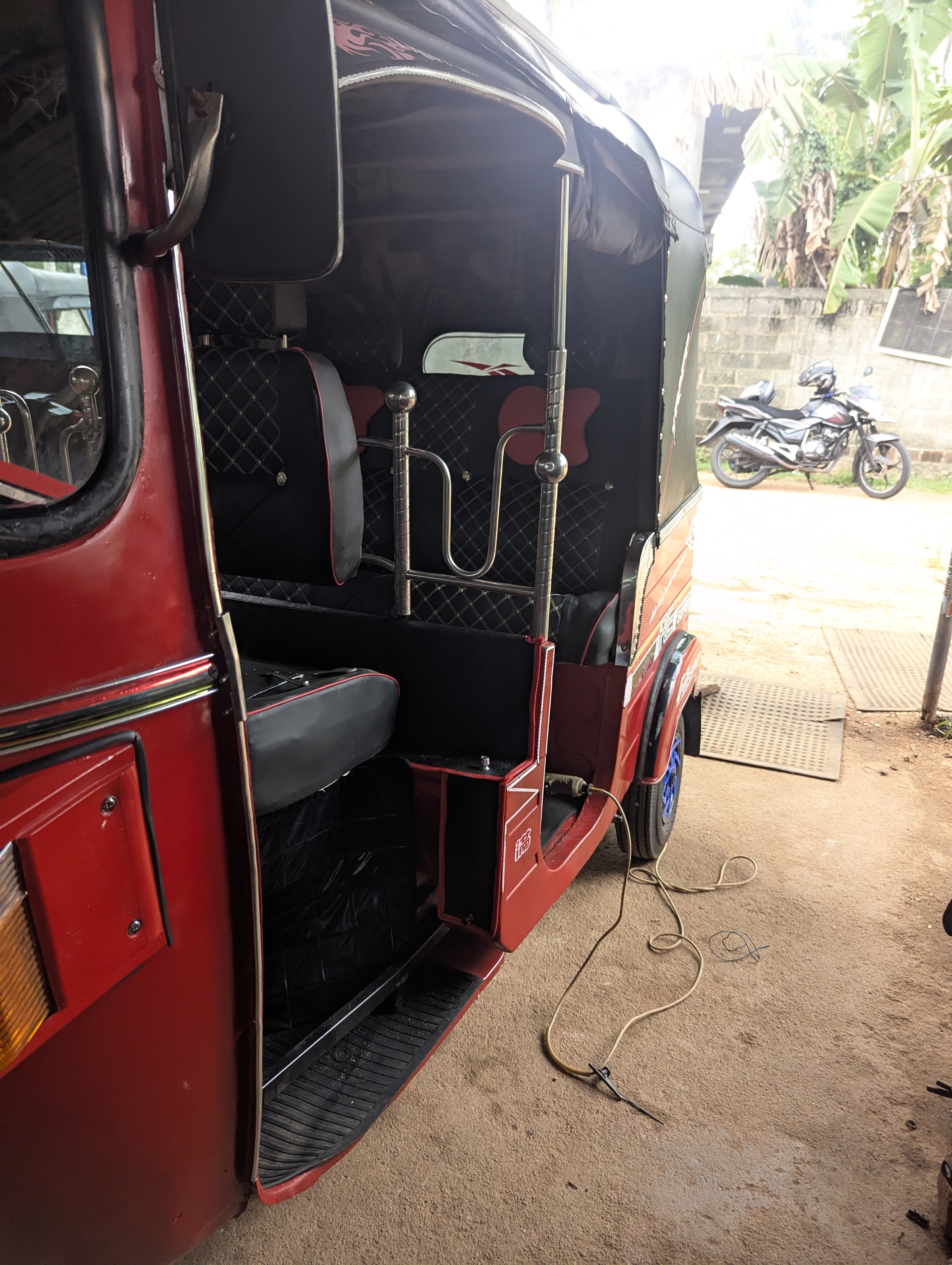 Bajaj Three Wheel 2010 - භාවිතා කරන ලද ත්‍රිරෝද රථය sale in Sri Lanka - patpat.lk