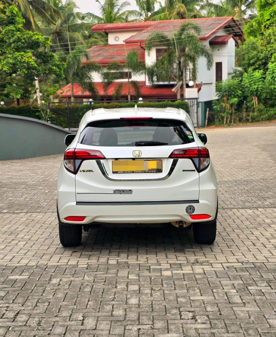 Honda Vezel 2014 - பயன்படுத்தப்பட்டது SUV sale in Sri Lanka - patpat.lk