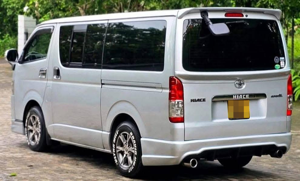 Toyota Hiace 2011 - மறுசீரமைக்கப்பட்டது வேன் sale in Sri Lanka - patpat.lk