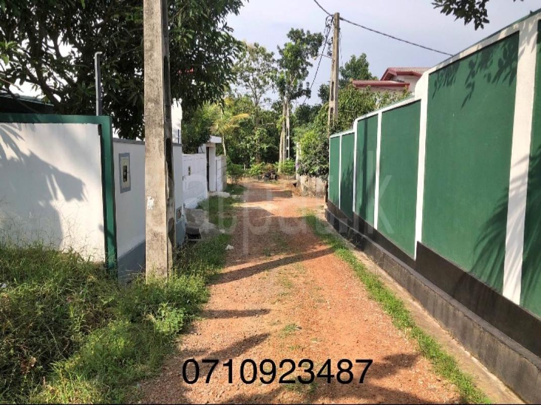 Commercial Land for Sale in Bandaragama ads-image-1