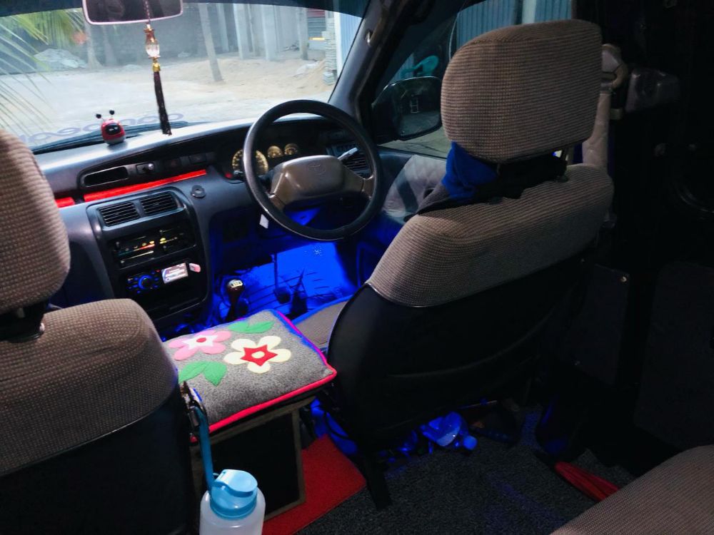 Toyota Noah 1998 - பயன்படுத்தப்பட்டது வேன் sale in Sri Lanka - patpat.lk