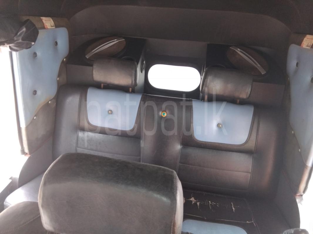 Bajaj Three Wheel 2011 - Used Three wheeler sale in Sri Lanka - patpat.lk