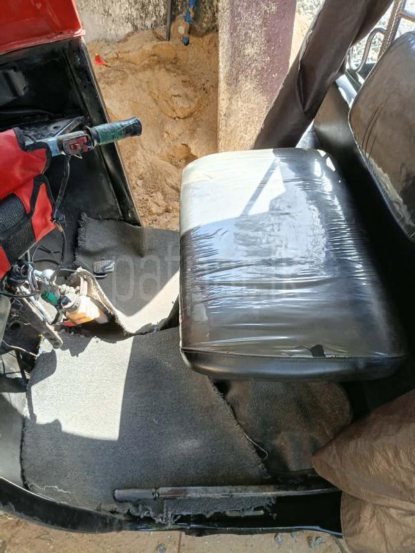 Bajaj 2 stroke 2001 - භාවිතා කරන ලද ත්‍රිරෝද රථය sale in Sri Lanka - patpat.lk