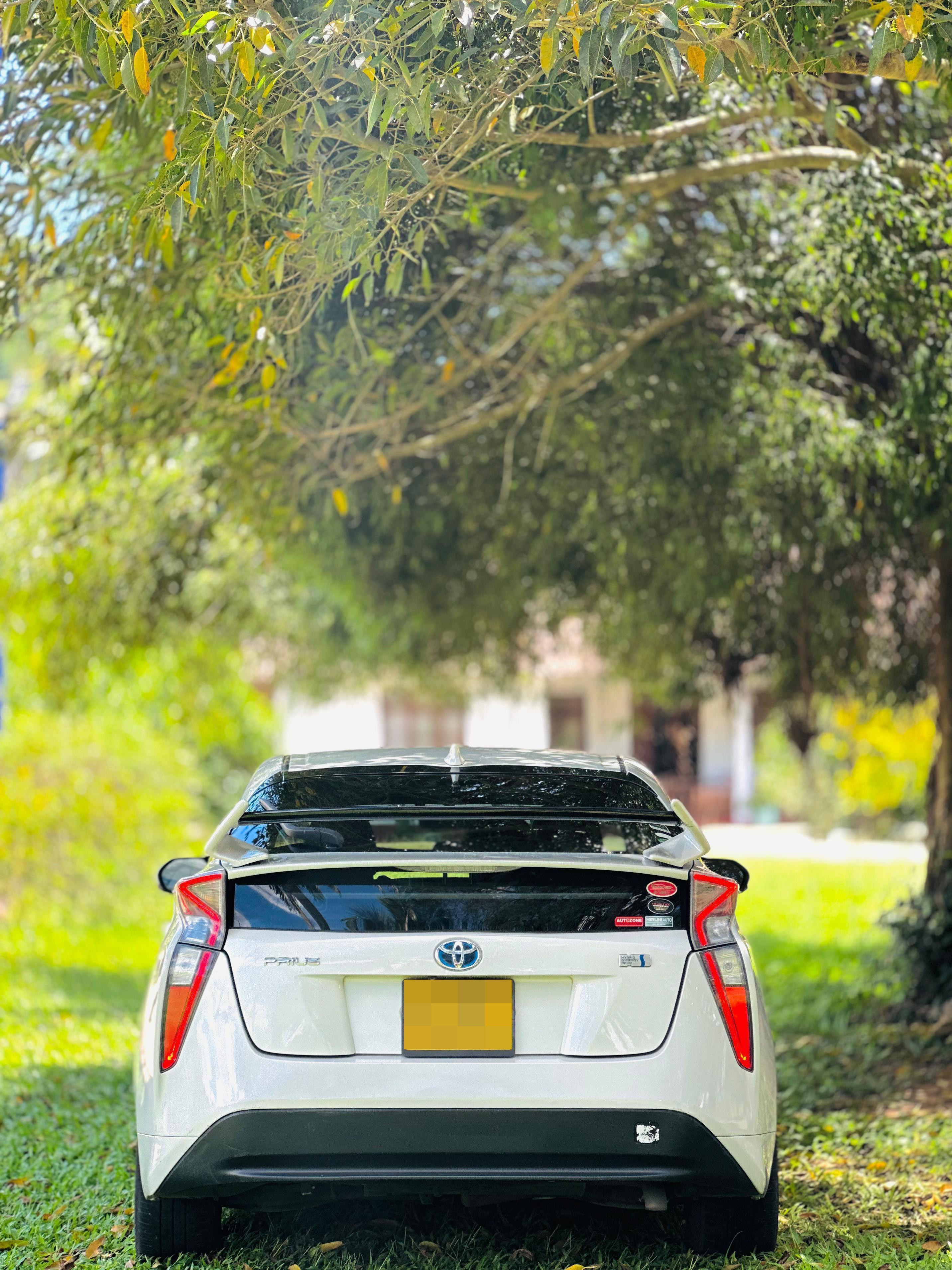 Toyota Prius 2016 - பயன்படுத்தப்பட்டது கார் sale in Sri Lanka - patpat.lk