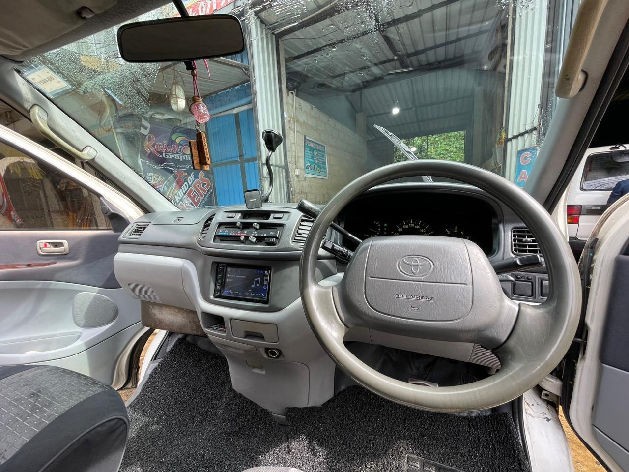 Toyota Regius 1998 - பயன்படுத்தப்பட்டது வேன் sale in Sri Lanka - patpat.lk