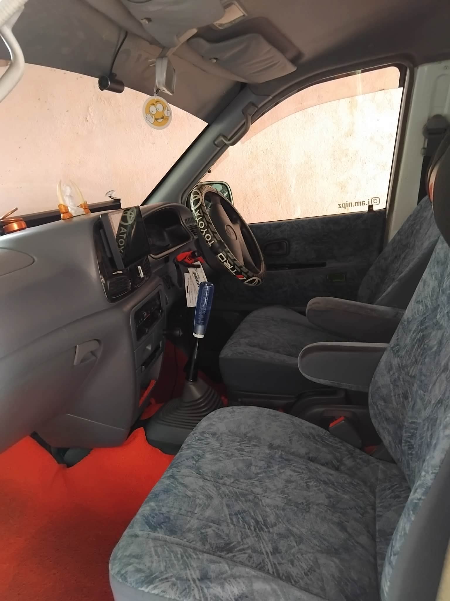 Toyota Noah 2001 - භාවිතා කරන ලද වෑන් රථය sale in Sri Lanka - patpat.lk