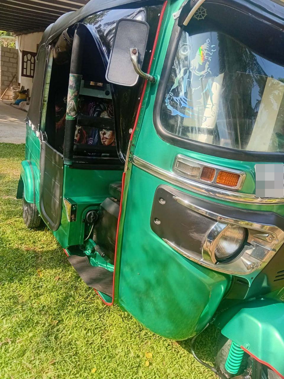 Bajaj Three Wheel 2015 - பயன்படுத்தப்பட்டது முச்சக்கர வண்டி sale in Sri Lanka - patpat.lk